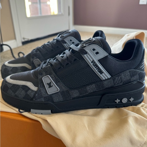 Louis Vuitton Trainer Sneakers - Picture 4 of 7